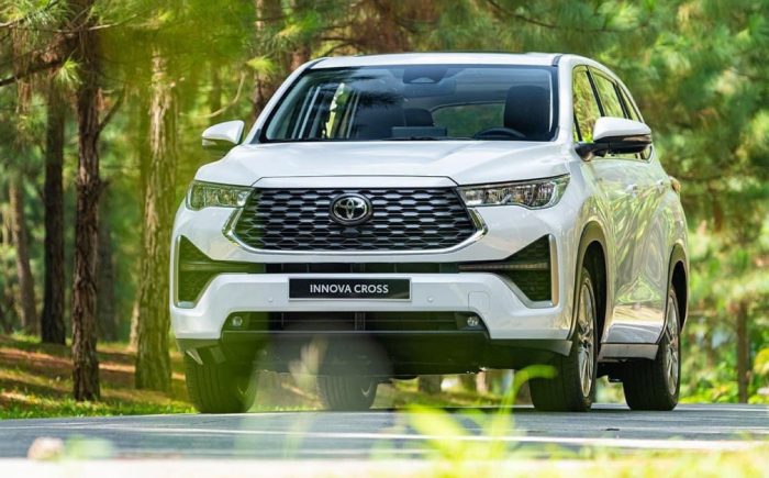 toyota-innova-cross-2023-thumbnail ????????????????????